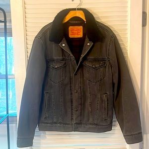 COPY - NWOT Levi’s Grey Sherpa Lined Trucker Denim Jacket